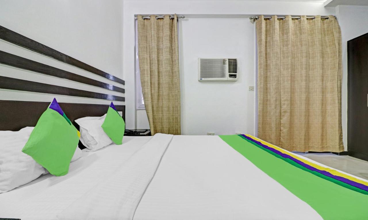 Treebo Trend Exotica Opp Sector 62 Hotel กาเซียบัด ภายนอก รูปภาพ