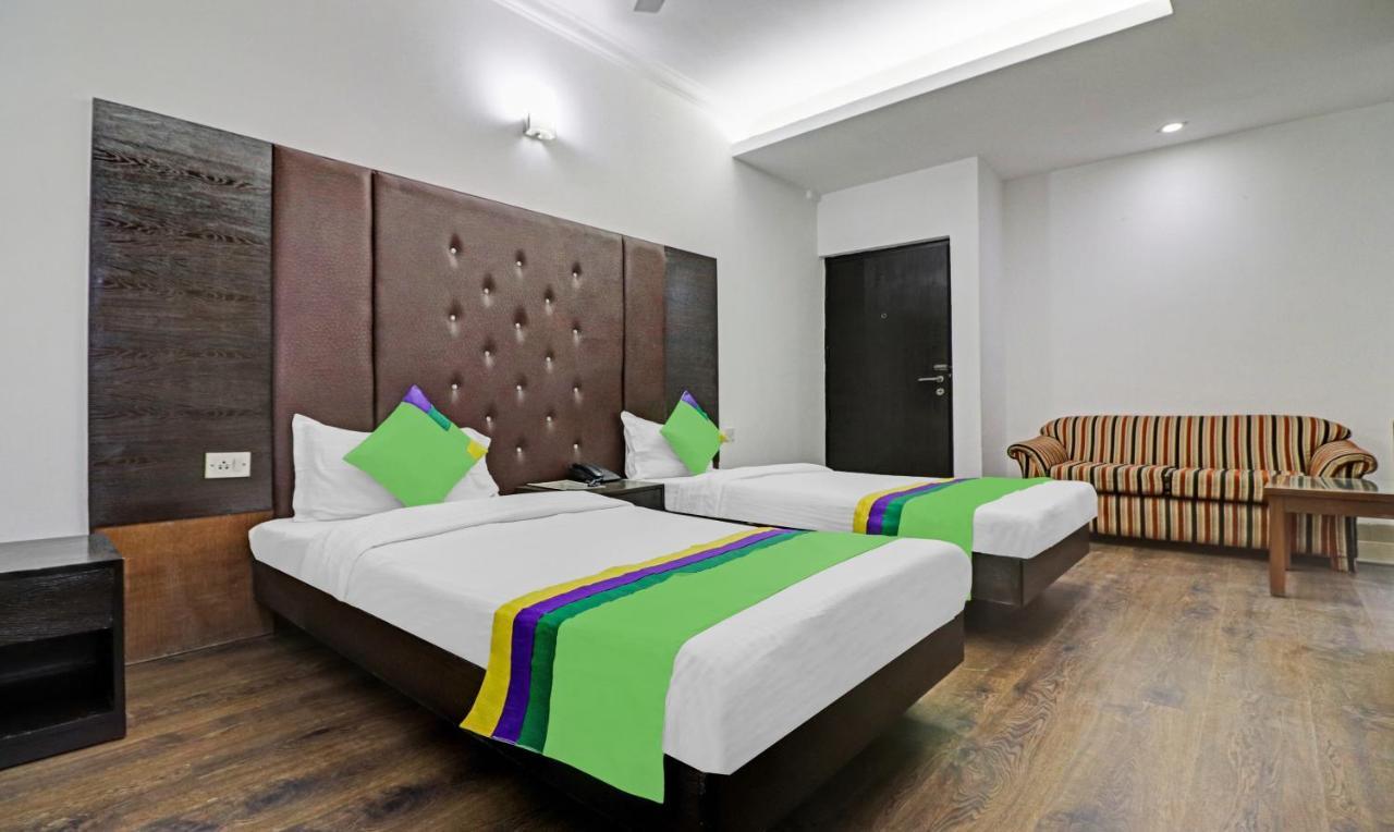 Treebo Trend Exotica Opp Sector 62 Hotel กาเซียบัด ภายนอก รูปภาพ