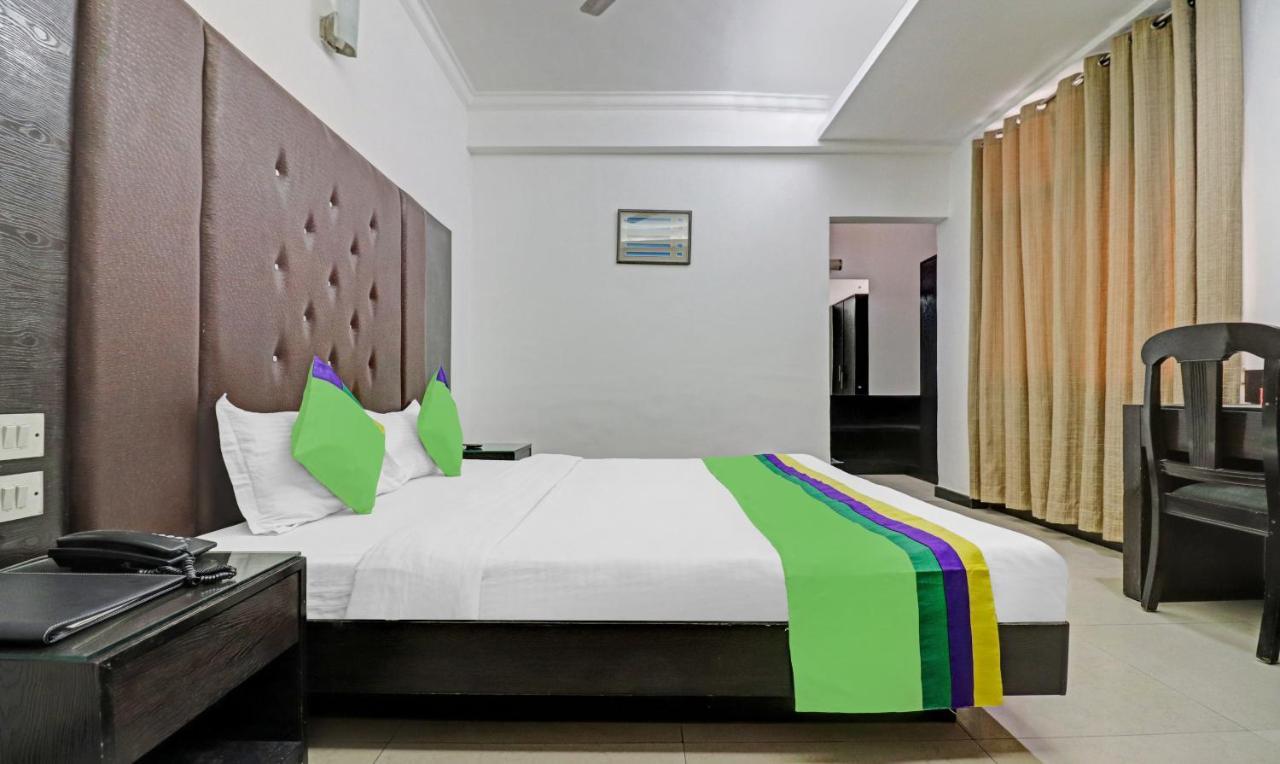 Treebo Trend Exotica Opp Sector 62 Hotel กาเซียบัด ภายนอก รูปภาพ