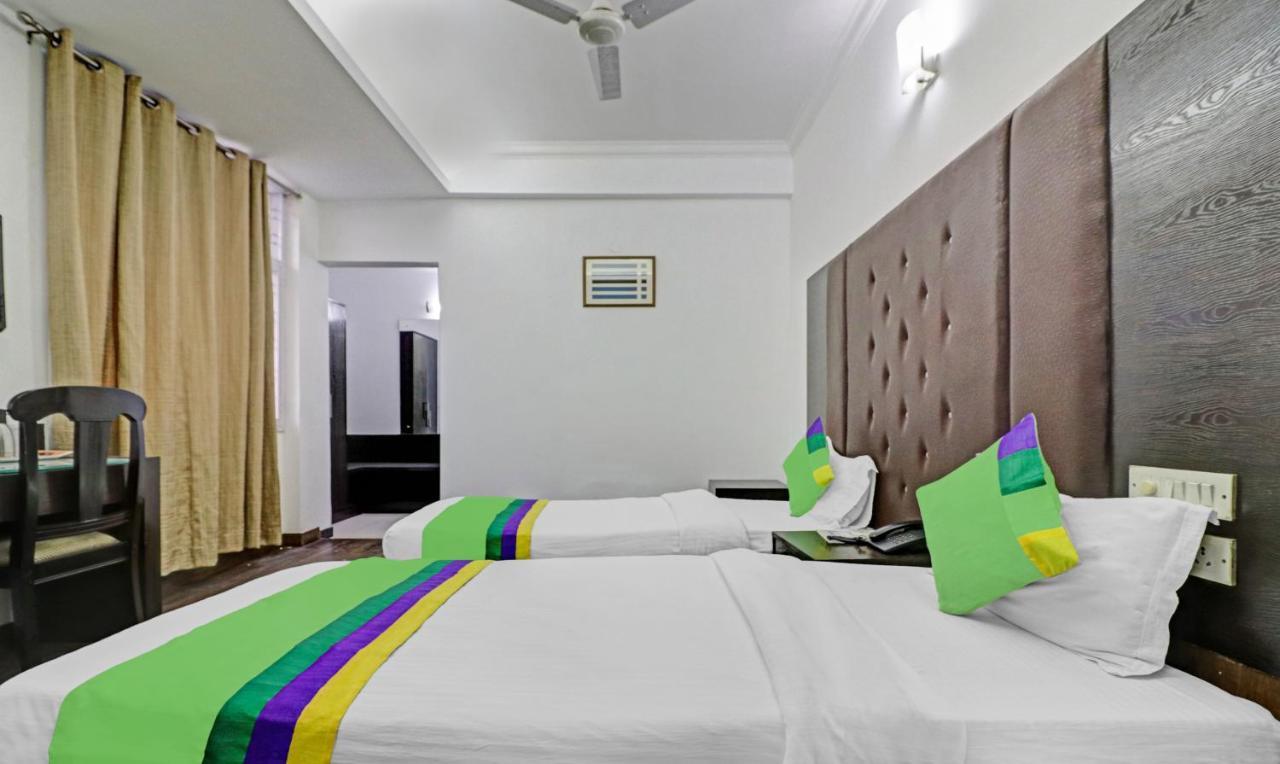 Treebo Trend Exotica Opp Sector 62 Hotel กาเซียบัด ภายนอก รูปภาพ