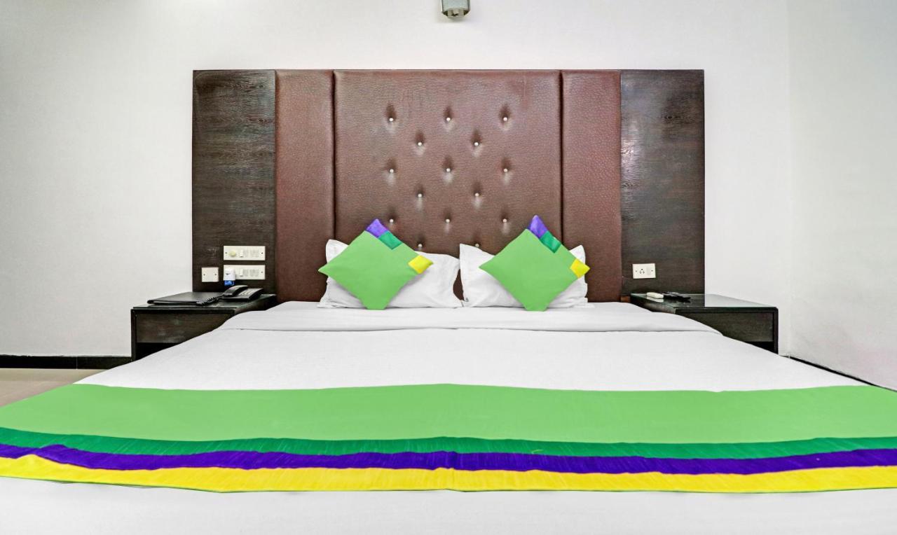 Treebo Trend Exotica Opp Sector 62 Hotel กาเซียบัด ภายนอก รูปภาพ