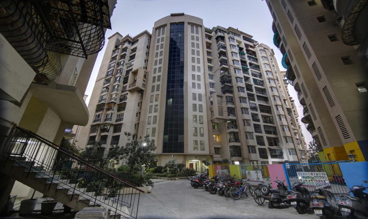 Treebo Trend Exotica Opp Sector 62 Hotel กาเซียบัด ภายนอก รูปภาพ